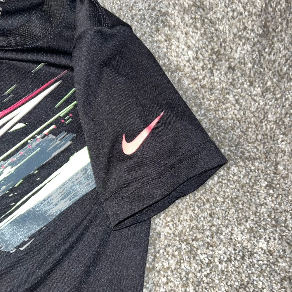 Nike Kids‎ Black and Pink Graphic Tee